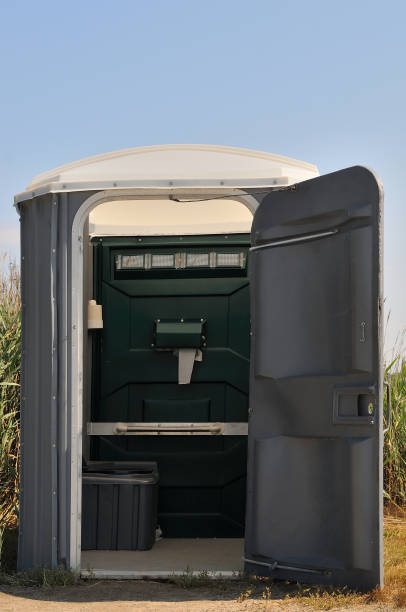 Best Affordable portable toilet rental  in Edgerton, KS
